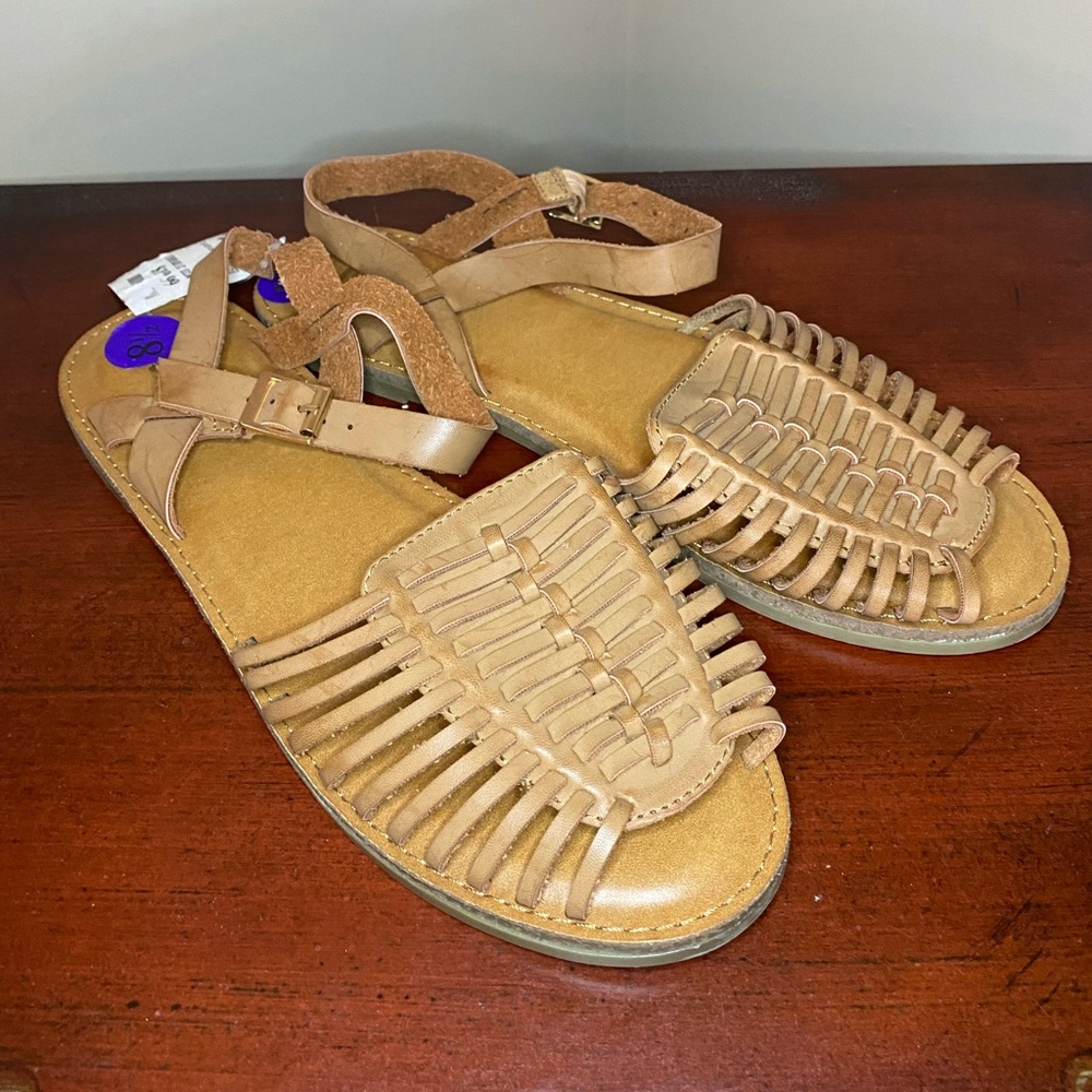 NWT! Moccasin Inspired Sandal